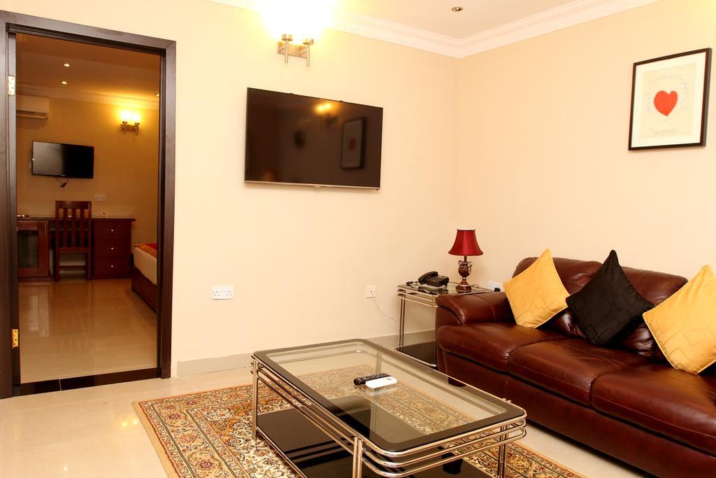 Apartment Royale Hotel & Suite Lagos Oda fotoğraf