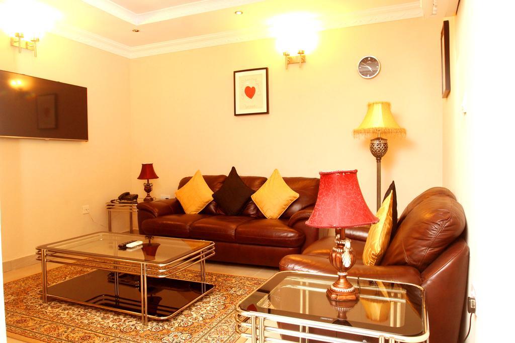 Apartment Royale Hotel & Suite Lagos Oda fotoğraf